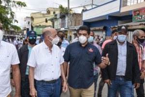 Director de la CAASD recorre puntos de vacunación contra el Covid-19 en Santo Domingo Norte