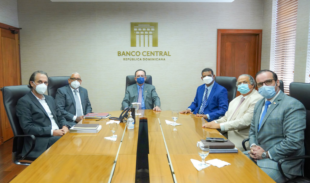 Banco Central y Minería analizan importancia del sector para la economía del país