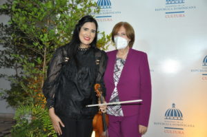 La violinista dominicana Aisha Syed tocará un violín de 6 millones de dólares