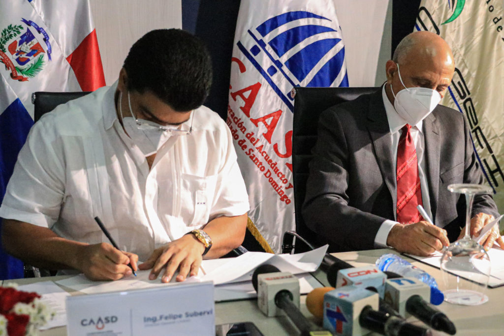 La CAASD firma acuerdo con CAPGEFI para capacitar personal