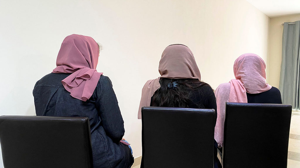 Las afganas podrán estudiar en la universidad pero separadas de los hombres