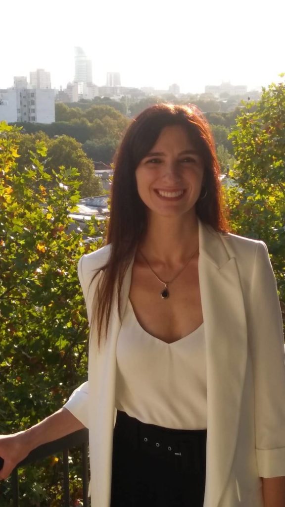 Experta prevé que convivirán formas híbridas de voluntariado corporativo presencial y online