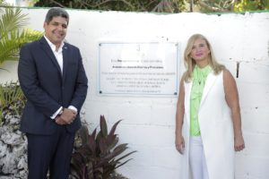 Parque inclusivo para niños paralítico parálisis