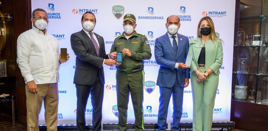 Firman convenio “Marbetes Digitales” para seguridad vial