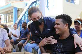 Gloria Reyes socializa con munícipes de Los Alcarrizos impacto y alcance del Bono Navideño