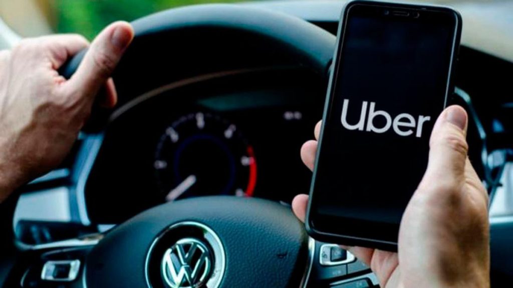 Uber acuerda con el gobierno dominicano registrarse como empresa de servicios de taxi