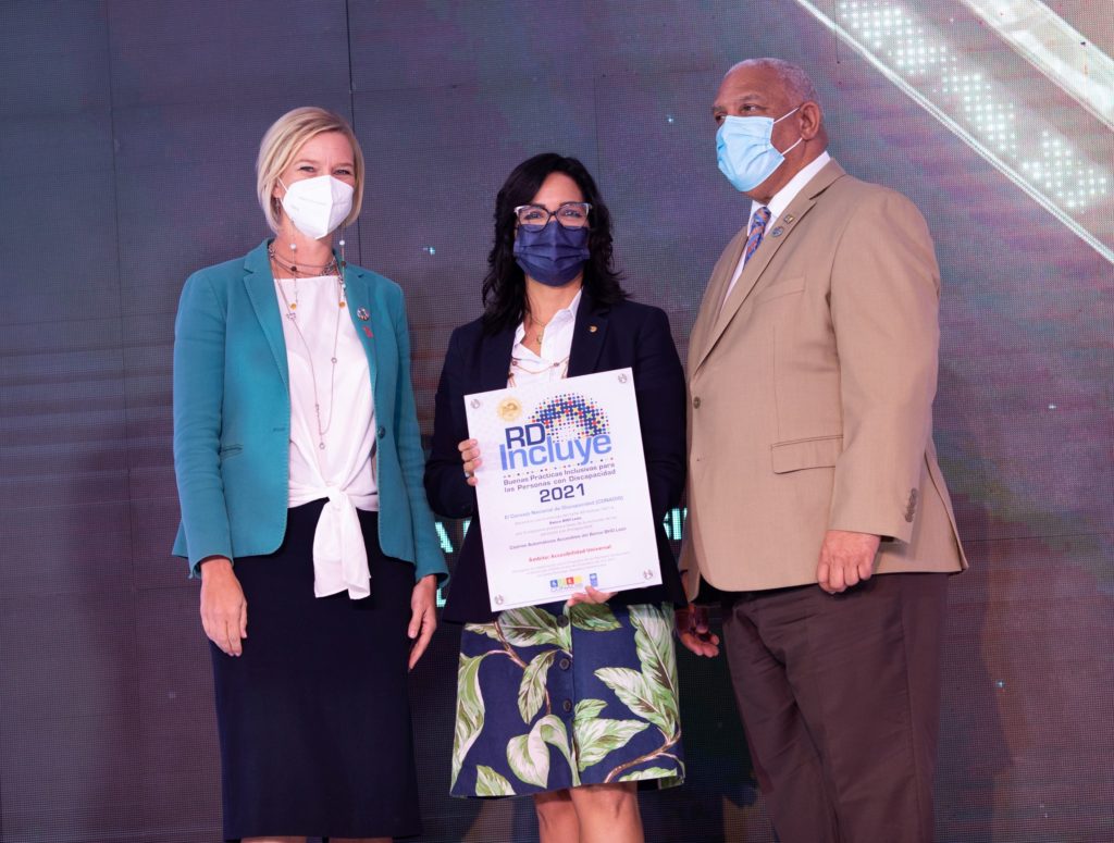 Banco BHD León recibe tres sellos RD Incluye por prácticas inclusivas