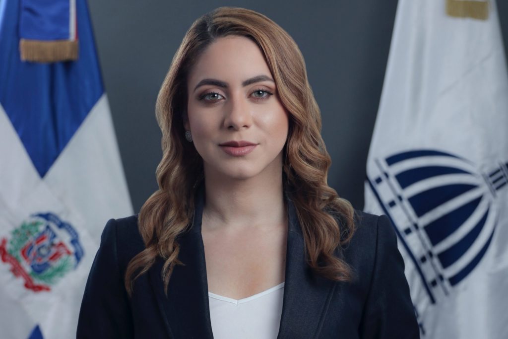 Gloria afirma en Supérate gastan menos en impresiones y copias que en gestión de Margarita