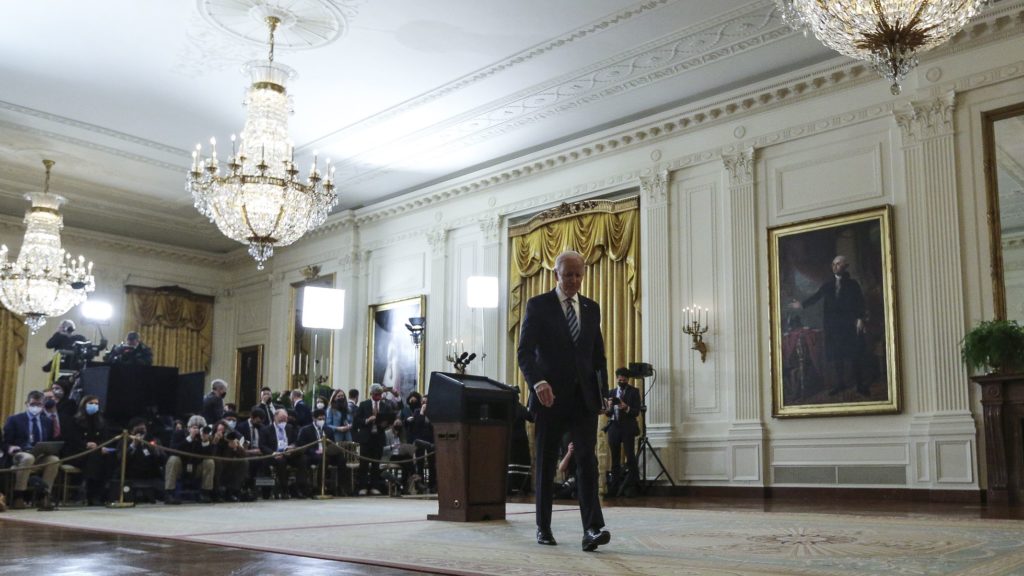 En qué consisten las sanciones con las que EE UU responde a la invasión rusa en Ucrania