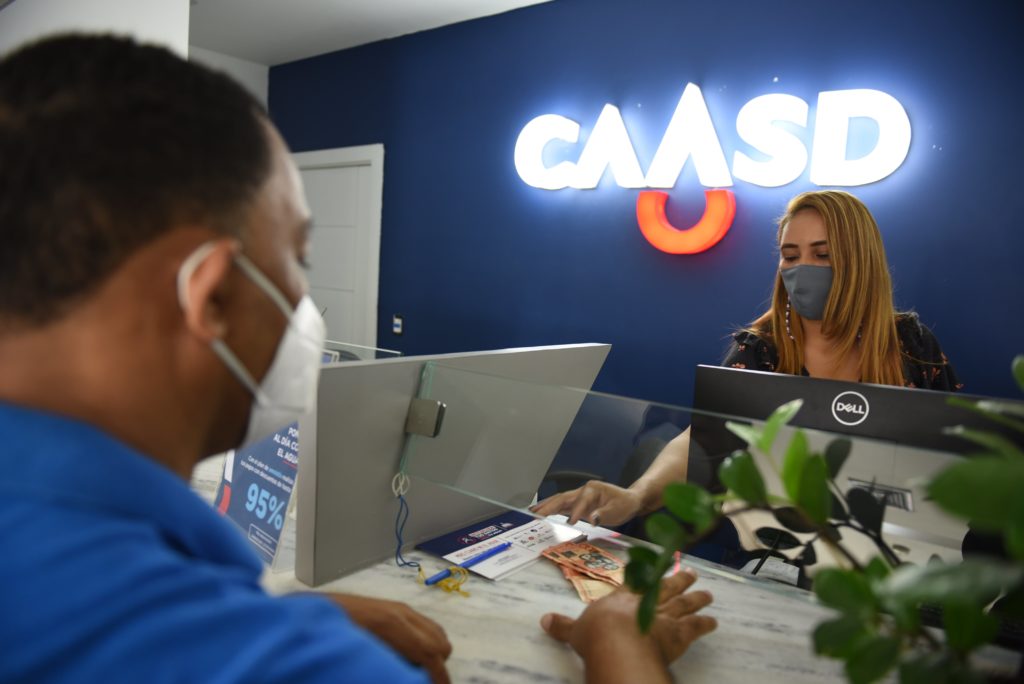 Felipe Suberví exhorta a usuarios de la CAASD ponerse al día aprovechando programa de descuento