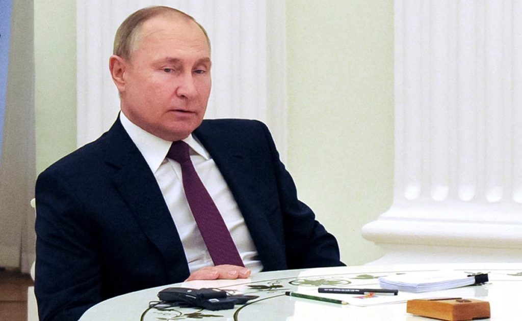 Vladimir Putin ordena a su ejército entrar en los territorios prorrusos de Ucrania