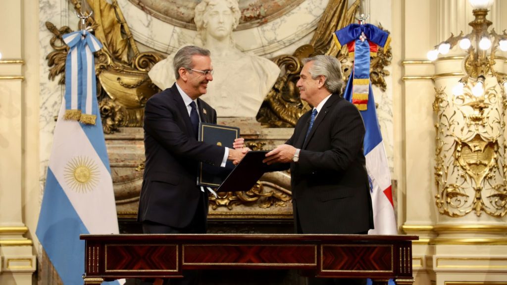 RD y Argentina firman declaración para el desarrollo de hidrocarburos