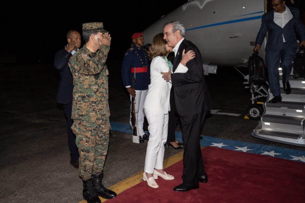 El presidente salió ayer y llegó esta noche de Costa Rica, eldigital.com.do