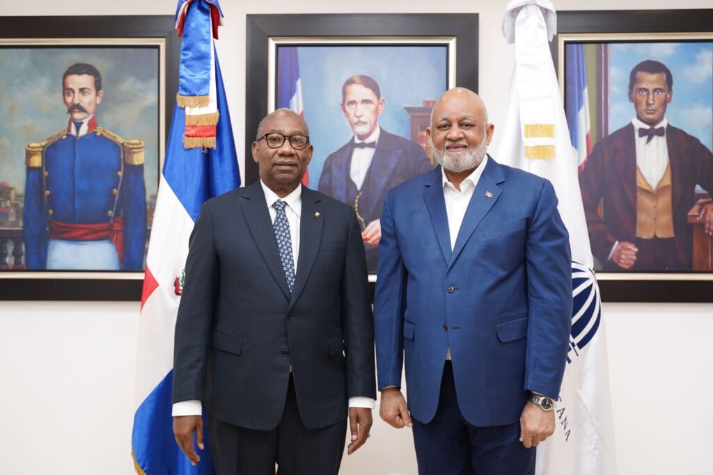 Fulcar juramenta al nuevo rector de la UASD como miembro del Consejo Nacional de Educación, eldigital.com.do