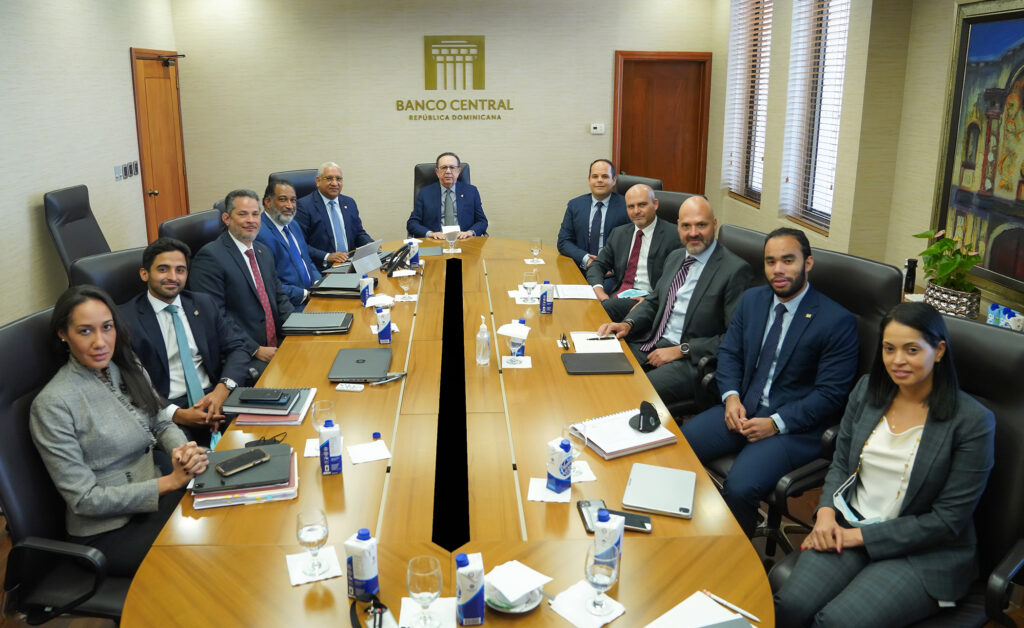 J.P. Morgan interesado por expandir sus negocios en RD; Valdez Albizu se reúne con delegación, eldigital.com.do