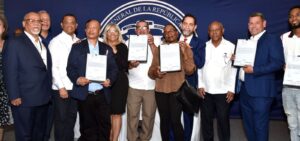 Gobierno entrega 87 títulos de propiedad a dominicanos residentes en Nueva York, eldigital.com.do