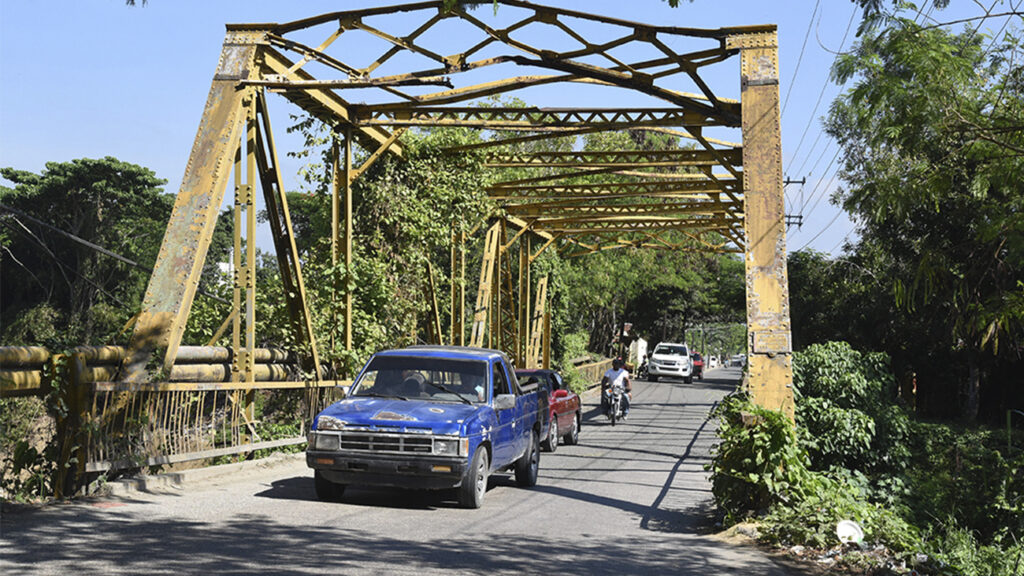 Por deterioro Obras Públicas cierra el puente Sabaneta sobre El Camú en La Vega, eldigital.com.do