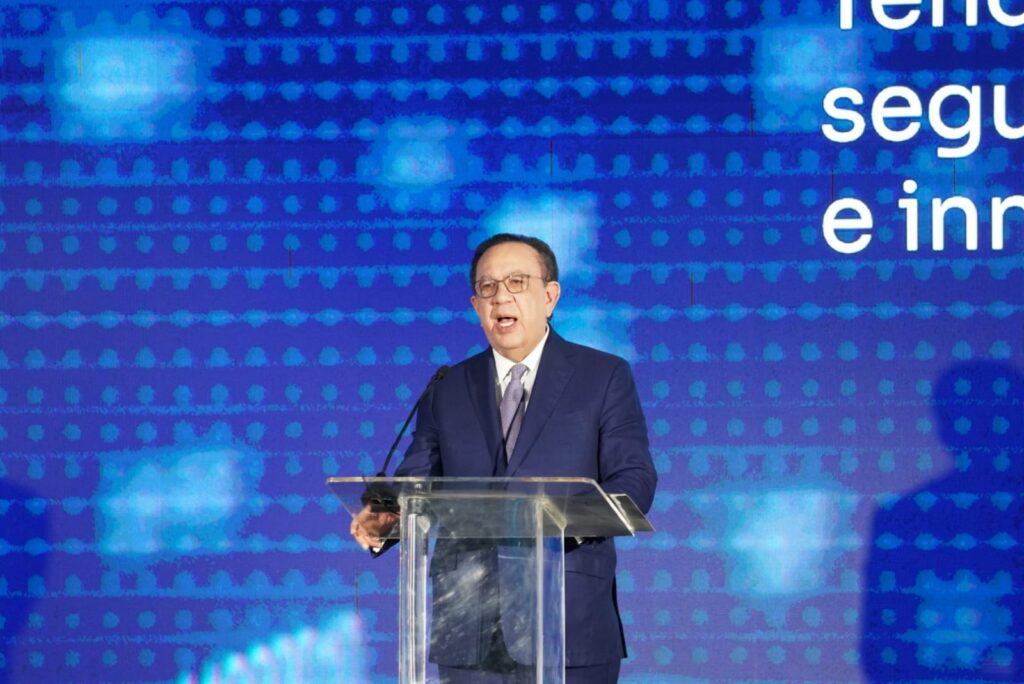 Valdez Albizu destacó que República Dominicana alcanza una comunidad de 5.9 millones de usuarios de internet banking, eldigital.com.do