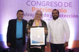 El Congreso Patrimonio Salvaguarda y Protección homenajeó a Dagoberto Tejeda por sus incontables aportes a la comprensión y puesta en valor del patrimonio inmaterial dominicano y a la identidad dominicana, eldigital.com.do