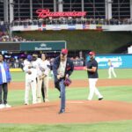Presidente Abinader el primer jefe de Estado en lanzar la primera bola en Clásico Mundial de Béisbol, eldigital.com.do