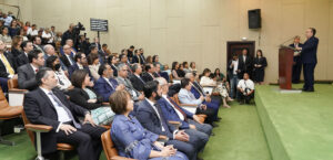 Gobernador Valdez Albizu presentó la “Guía para desarrollar tus habilidades económicas y financieras”, elaborada por las instituciones integrantes de la Estrategia Nacional de Educación Económica y Financiera, eldigital.com.do