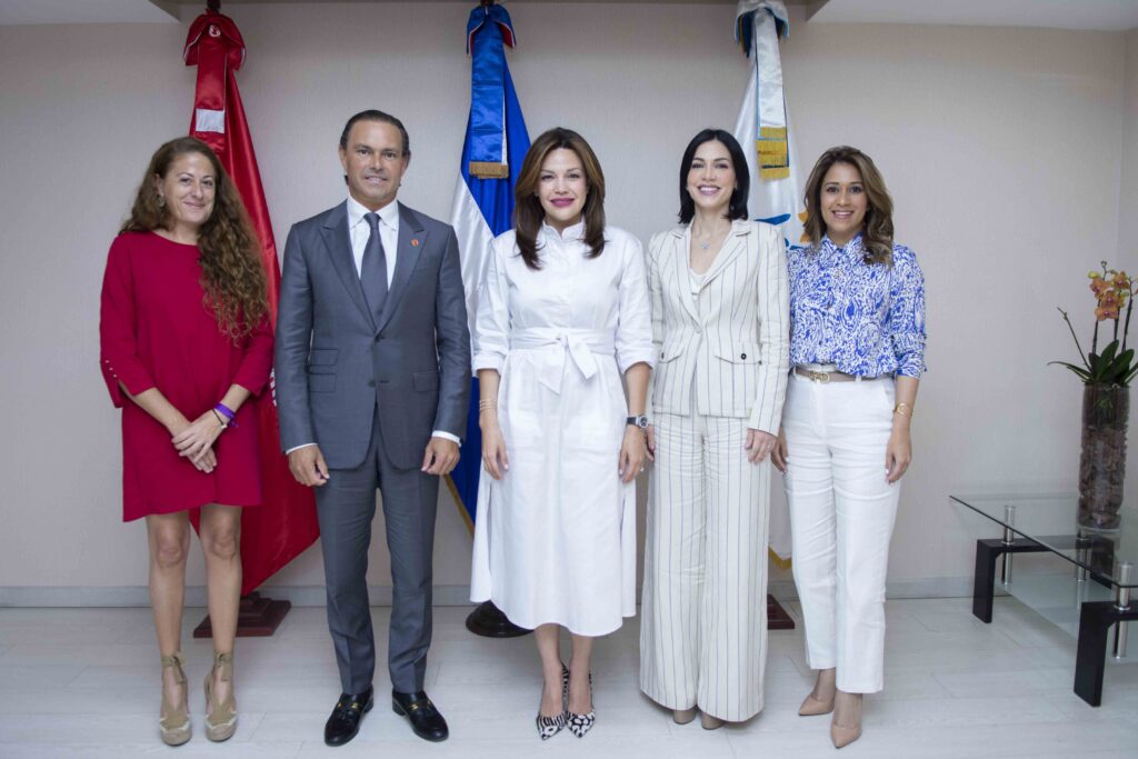 Voluntariado Banreservas y Save the Children unen esfuerzos contra la explotación sexual de menores, eldigital.com.do