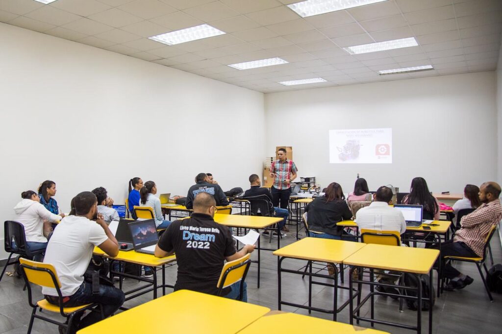 Educación inicia jornada de capacitación de Robótica Educativa a docentes del sistema educativo público, eldigital.com.do