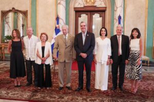 Presidente Abinader concede nacionalidad dominicana a Mario Vargas Llosa, eldigital.com.do