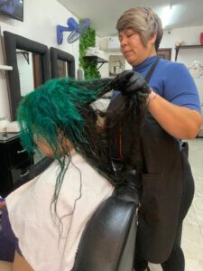 La historia de superación de Yanina, la niña criada en Aldeas SOS y que ahora es dueña de una exitosa peluquería, eldigital.com.do