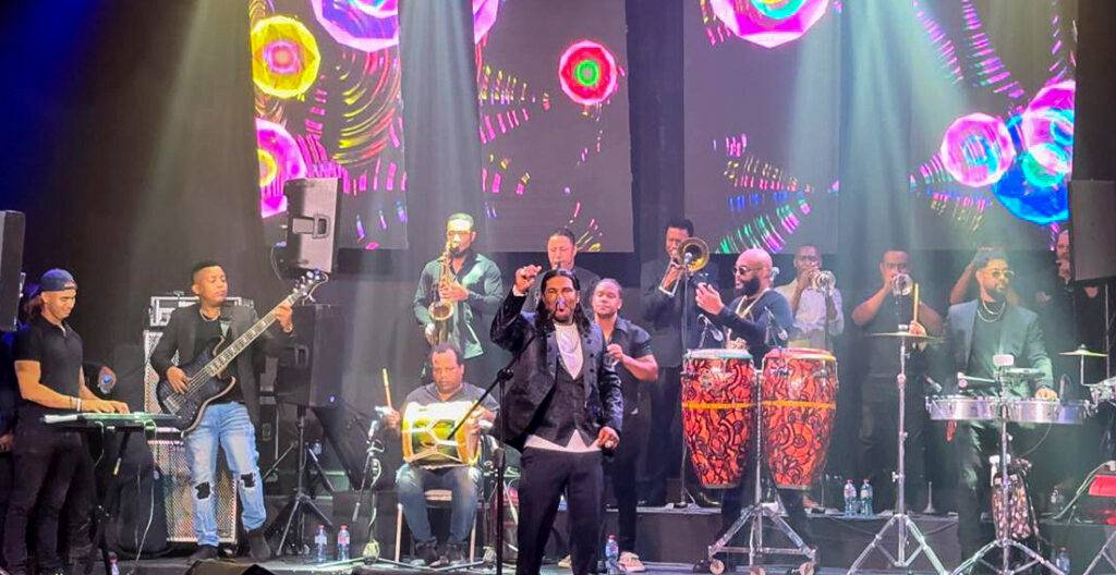 Omega “El fuerte” encendió oficialmente la Navidad de Jet Set Club, eldigital.com.do