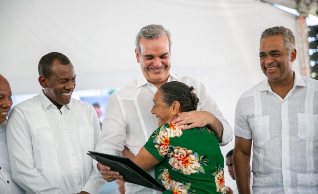 Presidente entrega 1,188 títulos de propiedad en Elías Piña y Dajabón, eldigital.com.do