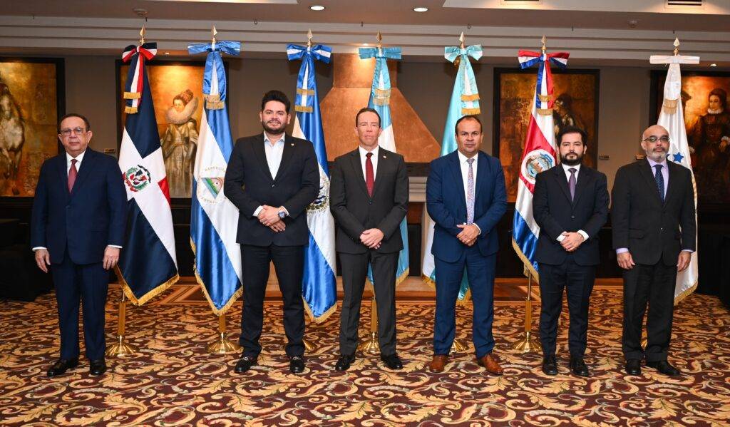 Gobernador Valdez Albizu presidió la 299ª Reunión del CMCA y la XI Reunión Conjunta del CMCA y el CCSBSO, eldigital.com.do