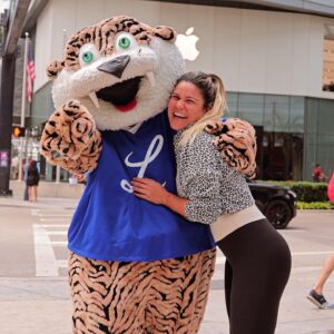 'El Tiguerito'. la mascota de los Tigres del Licey. de paseo por Miami, eldigital.com.do