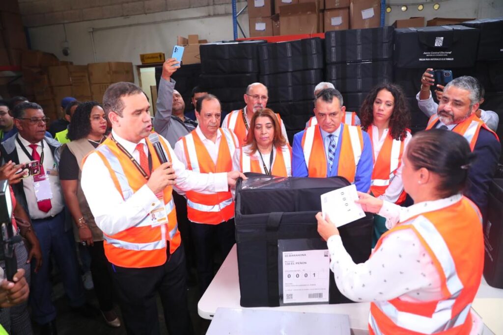 JCE inicia elaboración de 16,851 kits electorales para elecciones municipales, eldigital.com.do