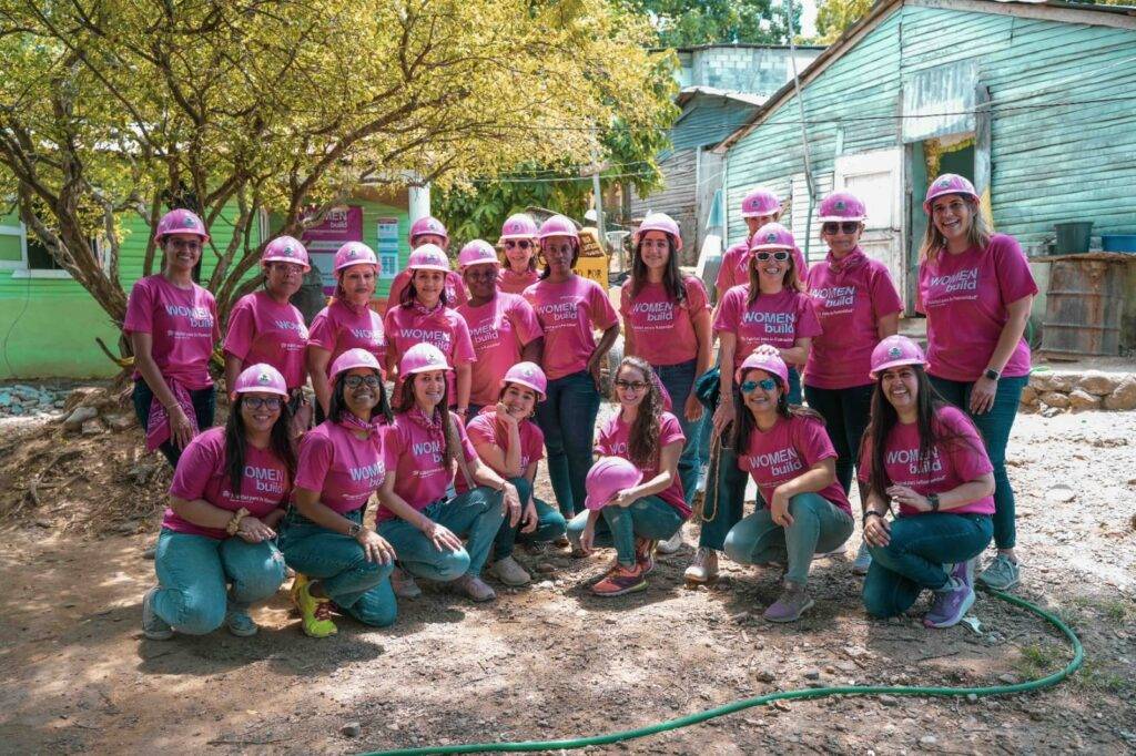 Brigada de mujeres líderes repara casas en Yaguate, elDigital.com.do