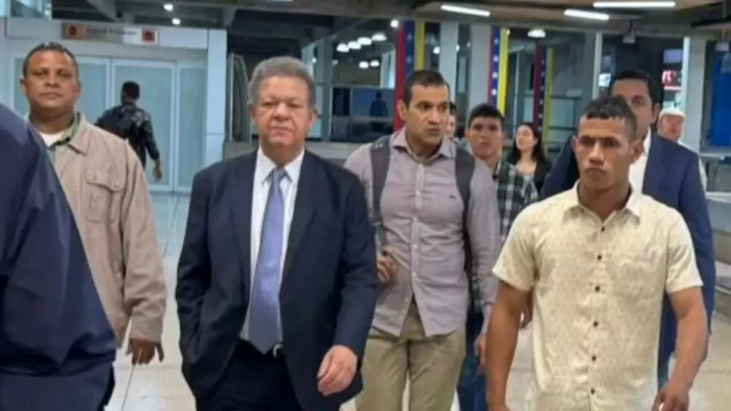 . Leonel Fernández llega desde Venezuela en vuelo privado que aterrizó en El Higüero, eldigital.com.do