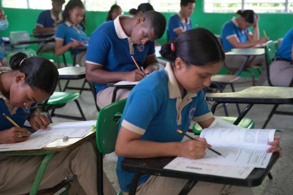 CENAPEC recibe apoyo del MINERD para realizar Competencia Nacional de Emprendimiento para Escuelas Secundarias