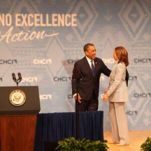 El congresista Adriano Espaillat presentó a Kamala Harris en la Conferencia Anual de Liderazgo de CHCI, eldigital.com.do