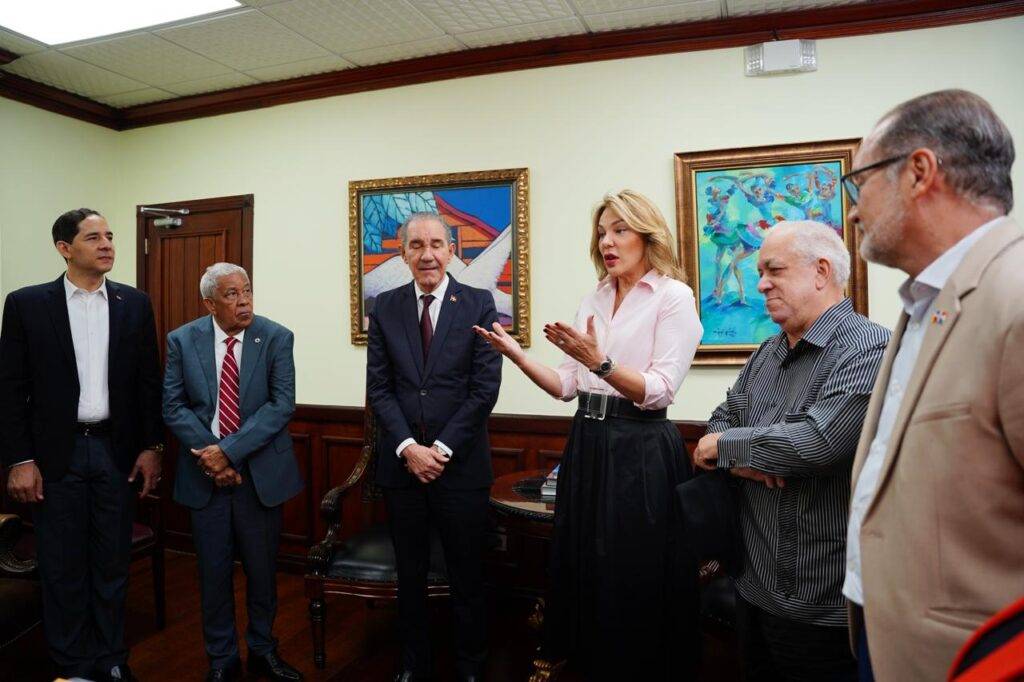 Ministra Germán entrega al MESCYT documentación para la creación de la Universidad de la Cultura y las Artes, eldigital.com.do