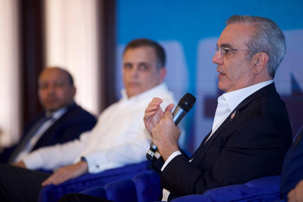 Gobierno congela nómina y prohíbe viajes, eventos, carros de lujo, impresión de memoria y 'eficientiza' publicidad, eldigital.com.do