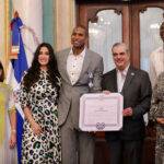 Presidente condecora con la Orden del Mérito de Duarte, Sánchez y Mella en el Grado de Caballero a Al Horford, eldigital.com.do