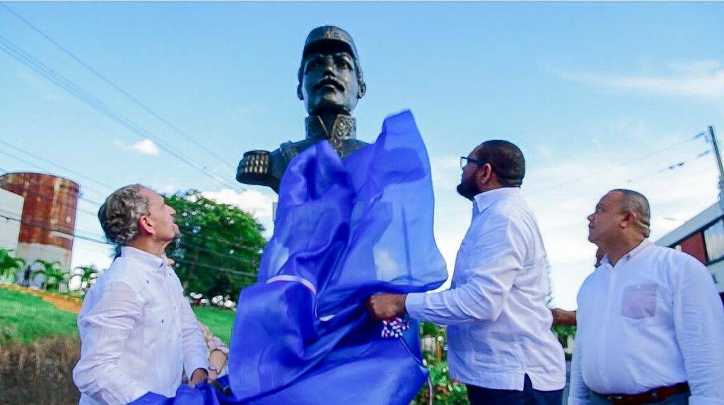 Efemérides Patrias y Alcaldía de El Seibo inauguran busto de Antonio Duvergé y plaza patriótica, eldigital.com.do