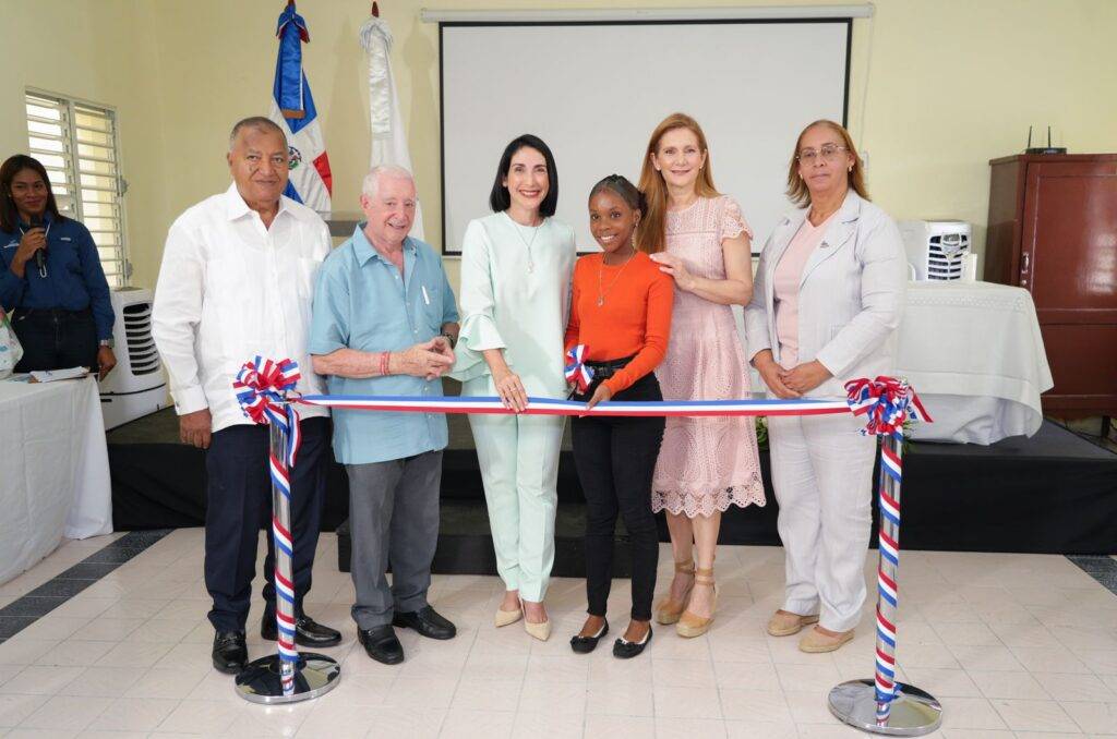 Primera Dama y Fundación Reservas del País inauguran Centro de Capacitación de Madres Jóvenes, eldigital.com.do