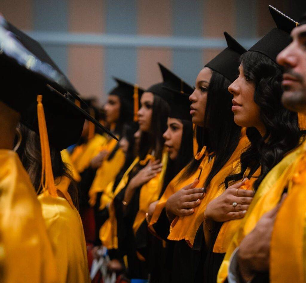 Unibe gradúa 433 nuevos profesionales, eldigital.com.do