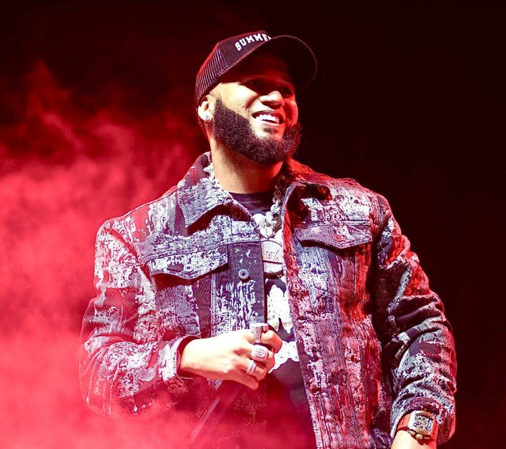 El Alfa suspende gira tras diagnóstico de nódulos en cuerdas vocales, eldigital.com.do