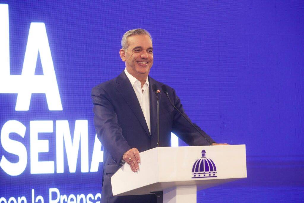 Abinader anuncia Gobierno llevará al Comité Nacional de Salarios propuesta de aumento salarial de un mínimo del 20%, eldigital.com.do