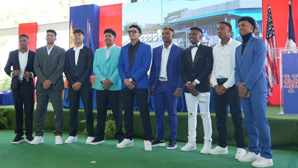 La Academia de los Mets firma a 15 prospectos; otorga 5 millones de dólares a un dominicano, eldigital.com.do