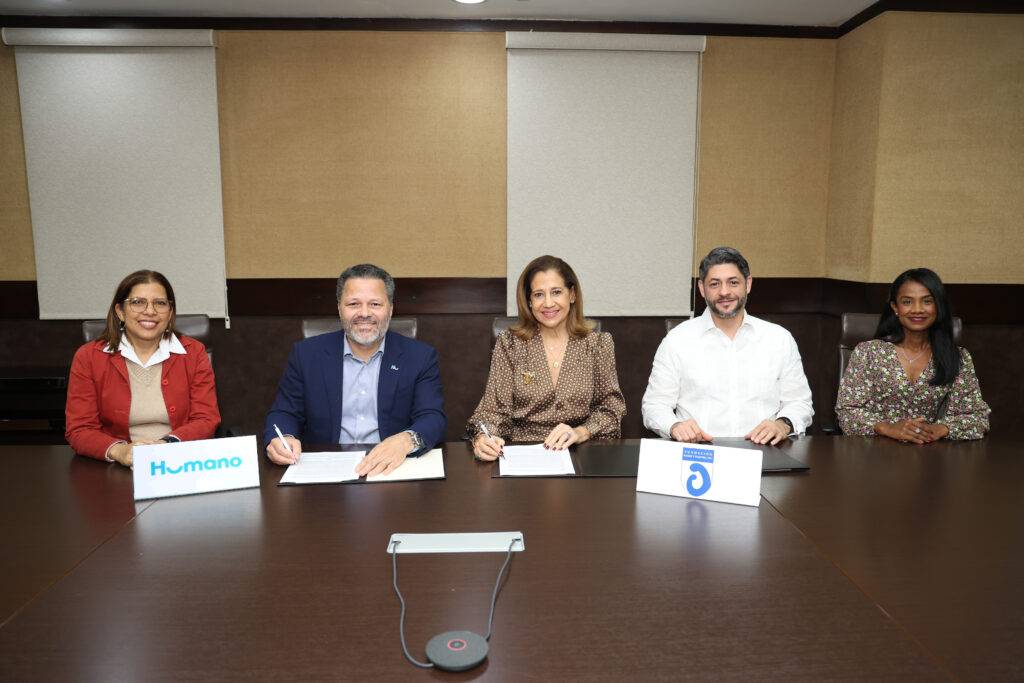 Grupo Humano firma acuerdo con fundación Madre y Maestra