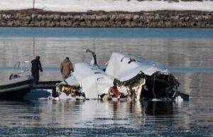 Un avión del ejército de Taiwán se estrelló durante un vuelo de entrenamiento por la falla del motor, aunque el piloto pudo eyectarse a tiempo y sobrevivir.