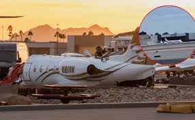 Dos jets privados chocaron en el aeropuerto de Scottsdale, Arizona, dejando al menos una persona sin vida y otras heridas.